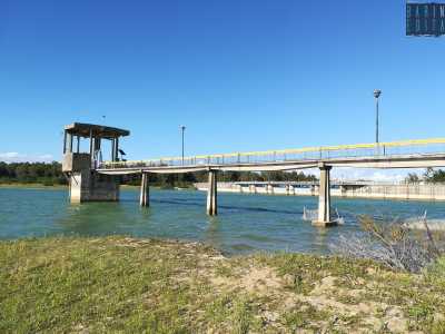 ...che sbarra da pi� di cinquant�anni il corso del fiume Bradano